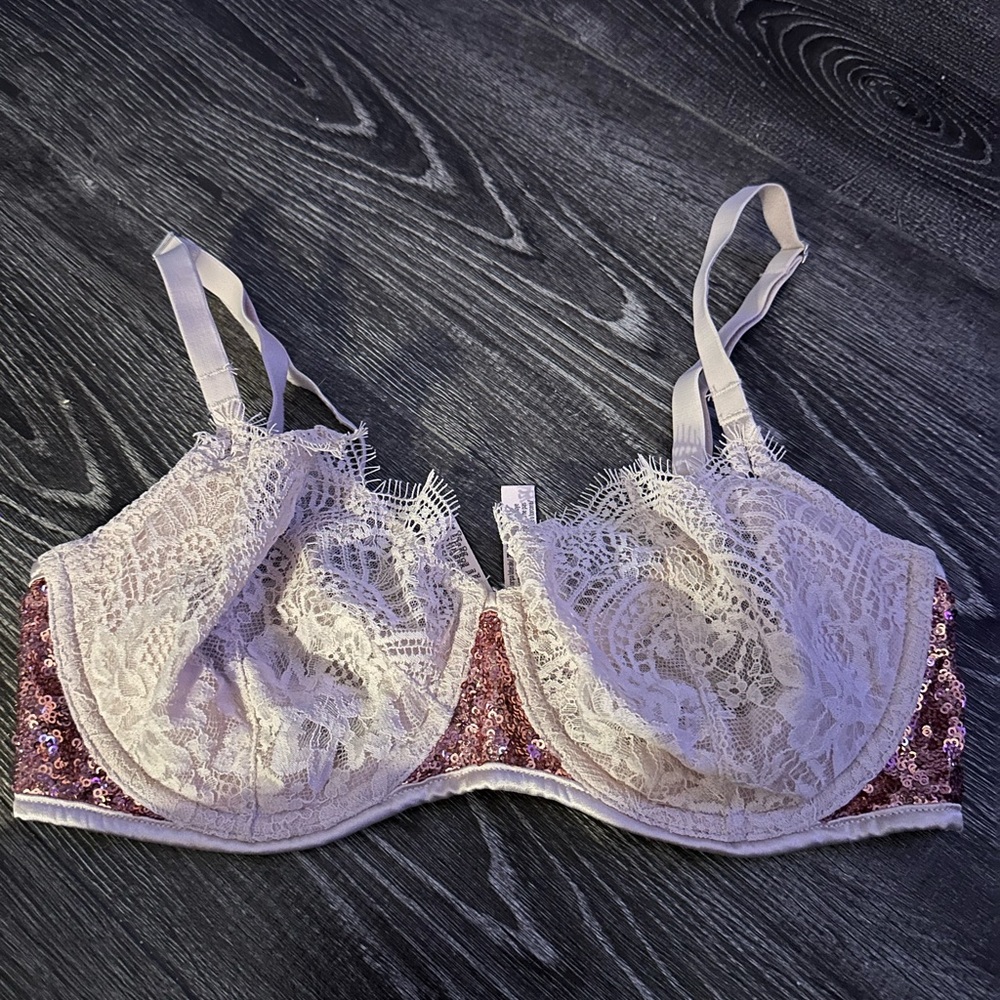 Victoria’s Secret bra size 34D NWT